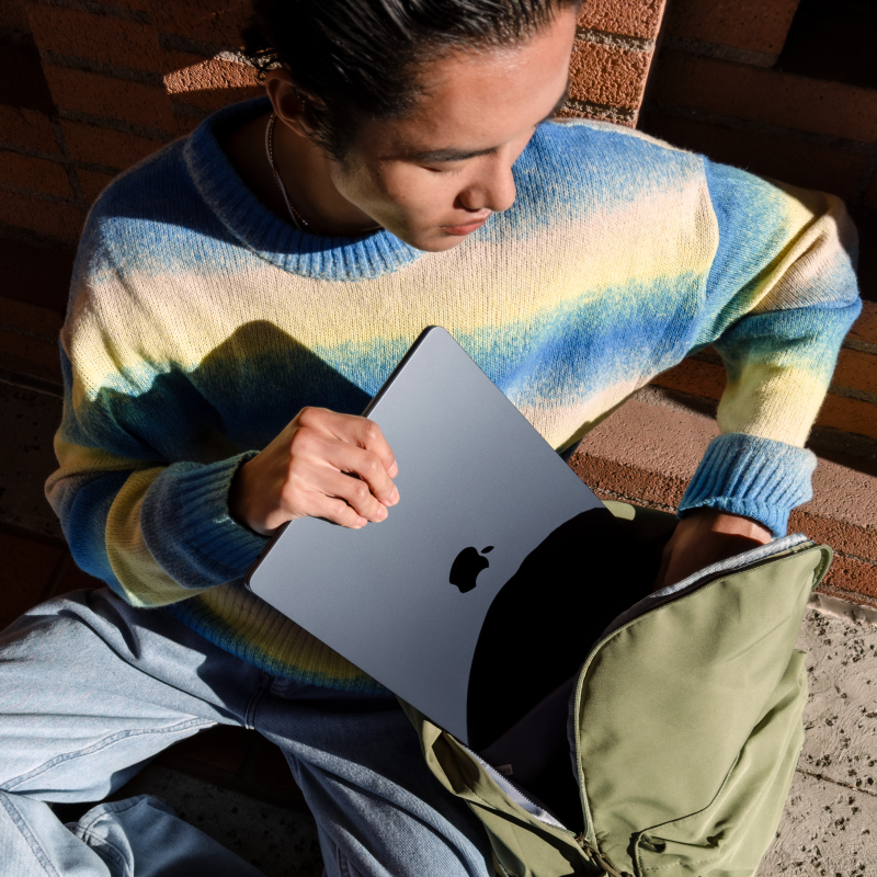 Apple MacBook Air 15″ (M3, 8C CPU/10C GPU, 2024), 8 ГБ, 512 ГБ SSD, «полуночный черный»