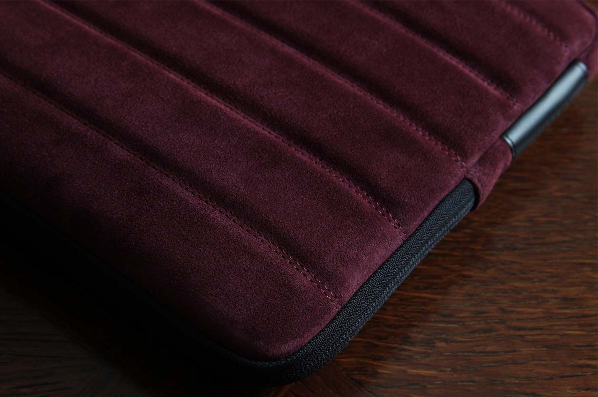 Чехол-конверт Bustha Puffer Sleeve для Macbook Air/Pro 14″ (18/22), кожа/замша, бордовый