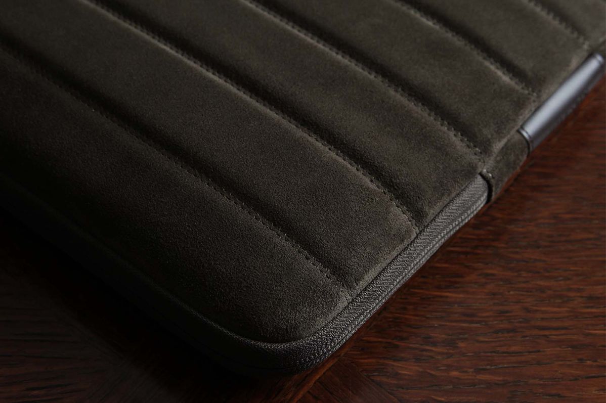 Чехол-конверт Bustha Puffer Sleeve для Macbook Air/Pro 14″ (18/22), кожа/замша, хаки
