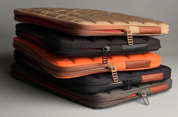 Чехол-конверт Bustha Puffer Sleeve для Macbook Air/Pro 14″ (18/22), кожа/замша, темно-синий