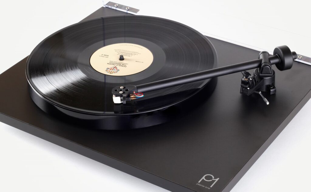 Виниловый проигрыватель REGA PLANAR 1, черный
